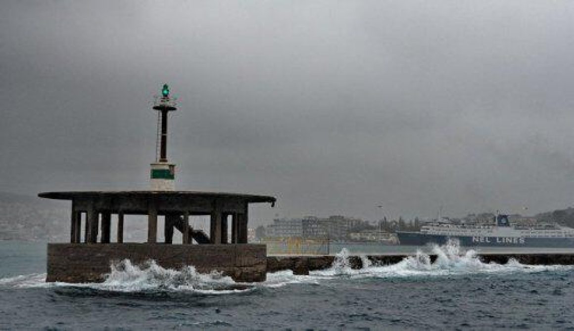 Ήρθαν από τα τούρκικα παράλια και προσπάθησαν να ταξιδέψουν για Πειραιά χωρίς έγγραφα