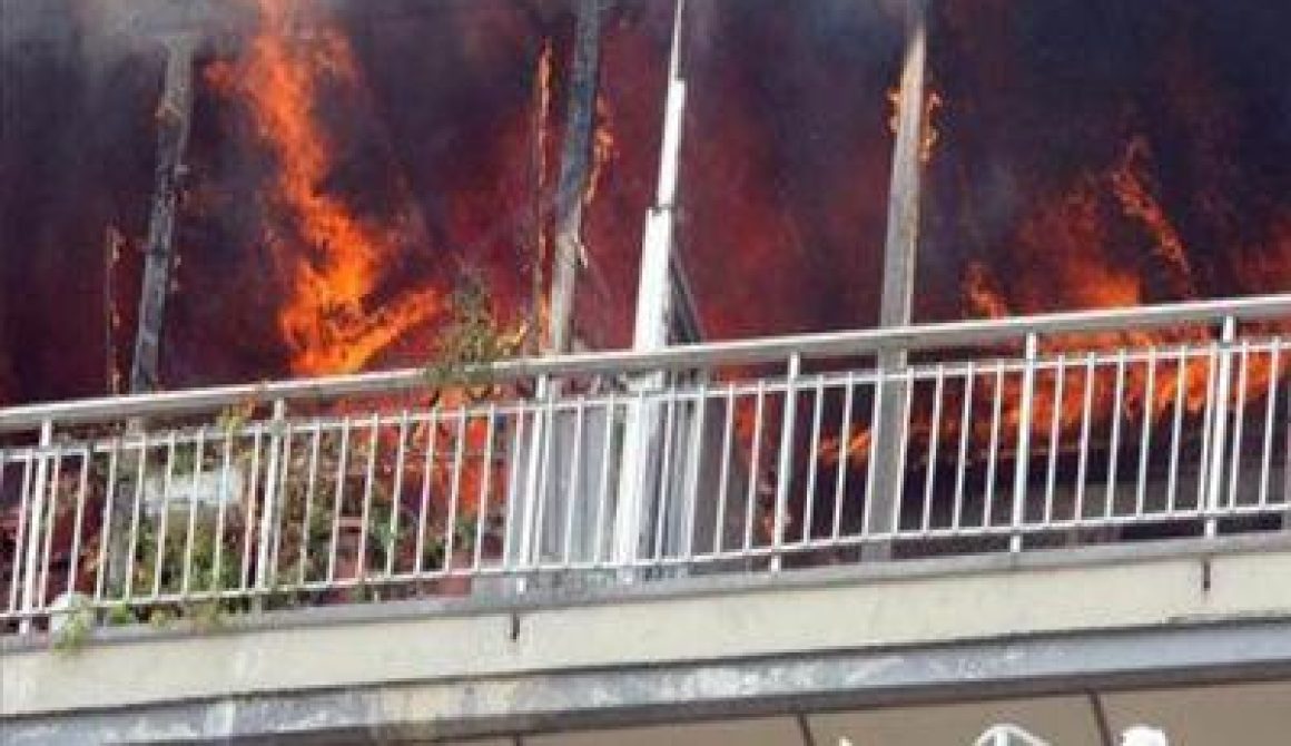 Φωτιά σε διαμέρισμα στη Μυτιλήνη-Αναίσθητη ανασύρθηκε η ενοικιάστρια