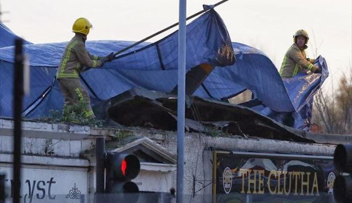 Ελικόπτερο της αστυνομίας έπεσε σε παμπ στη Γλασκώβη