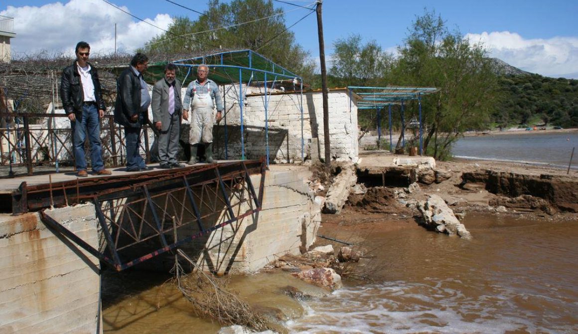 Καταστροφές σε Τάρτι και Αύλωνα - Επίσκεψη Δημάρχου