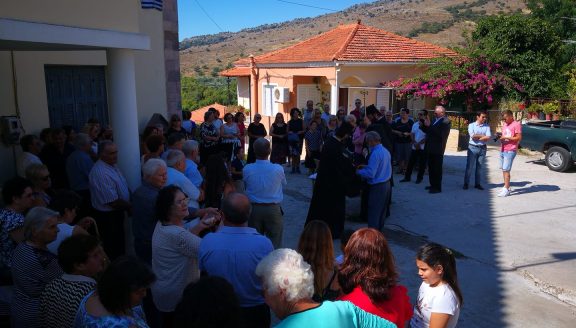 Ονοματοδοσία της πλατείας που βρίσκεται η Κοινότητα Παρακοίλων προς τιμή του Γεώργιου Ζερβομανώλη, στρατιώτη της ΕΛ. ΔΥ.Κ, που έπεσε στην Κύπρο 